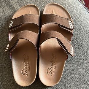 COPY - NEW Sketchers Luxe Foam sandals